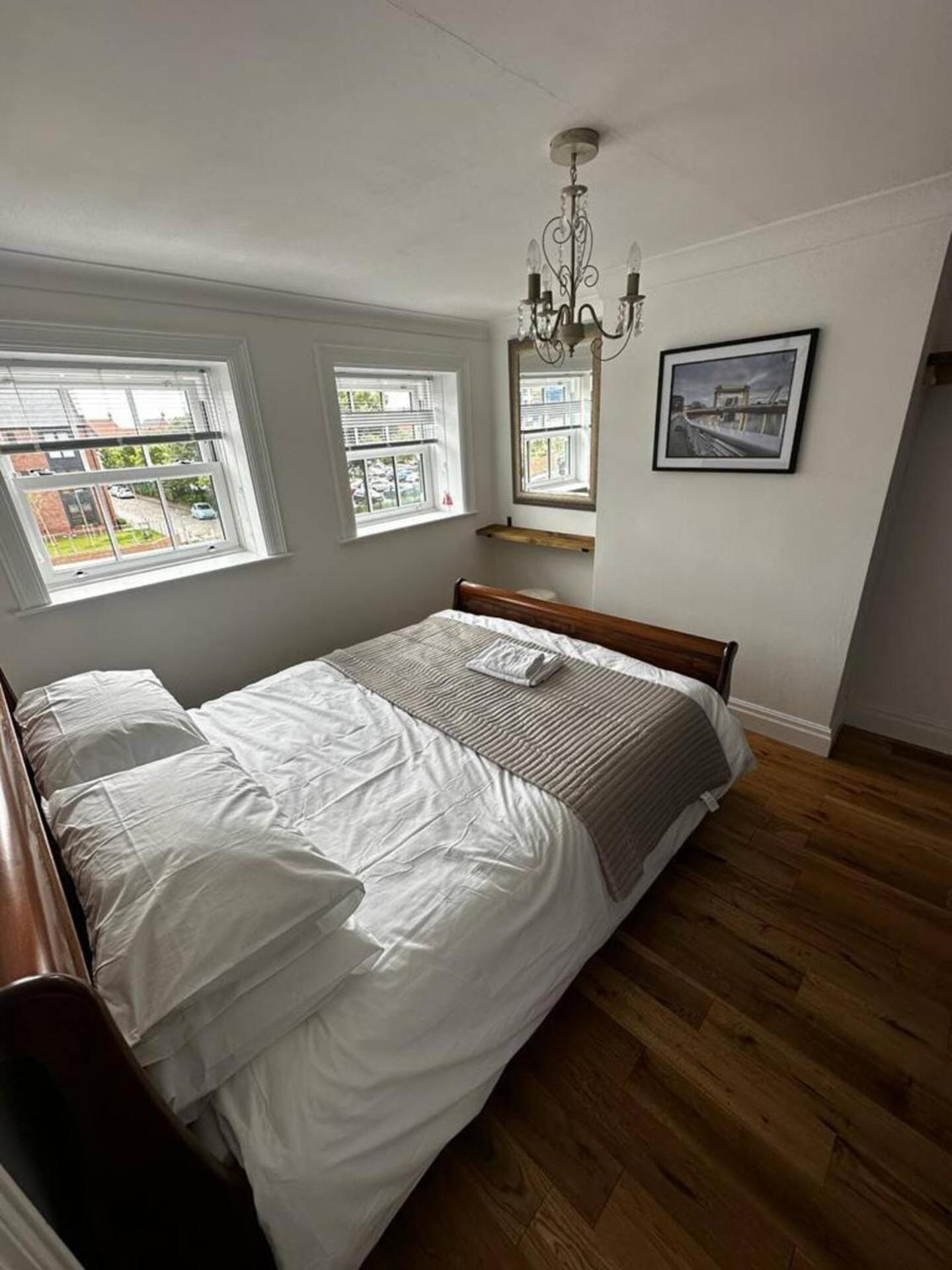 Grammar School Yard Four Bedroom Free Parking Holiday home Kingston upon Hull