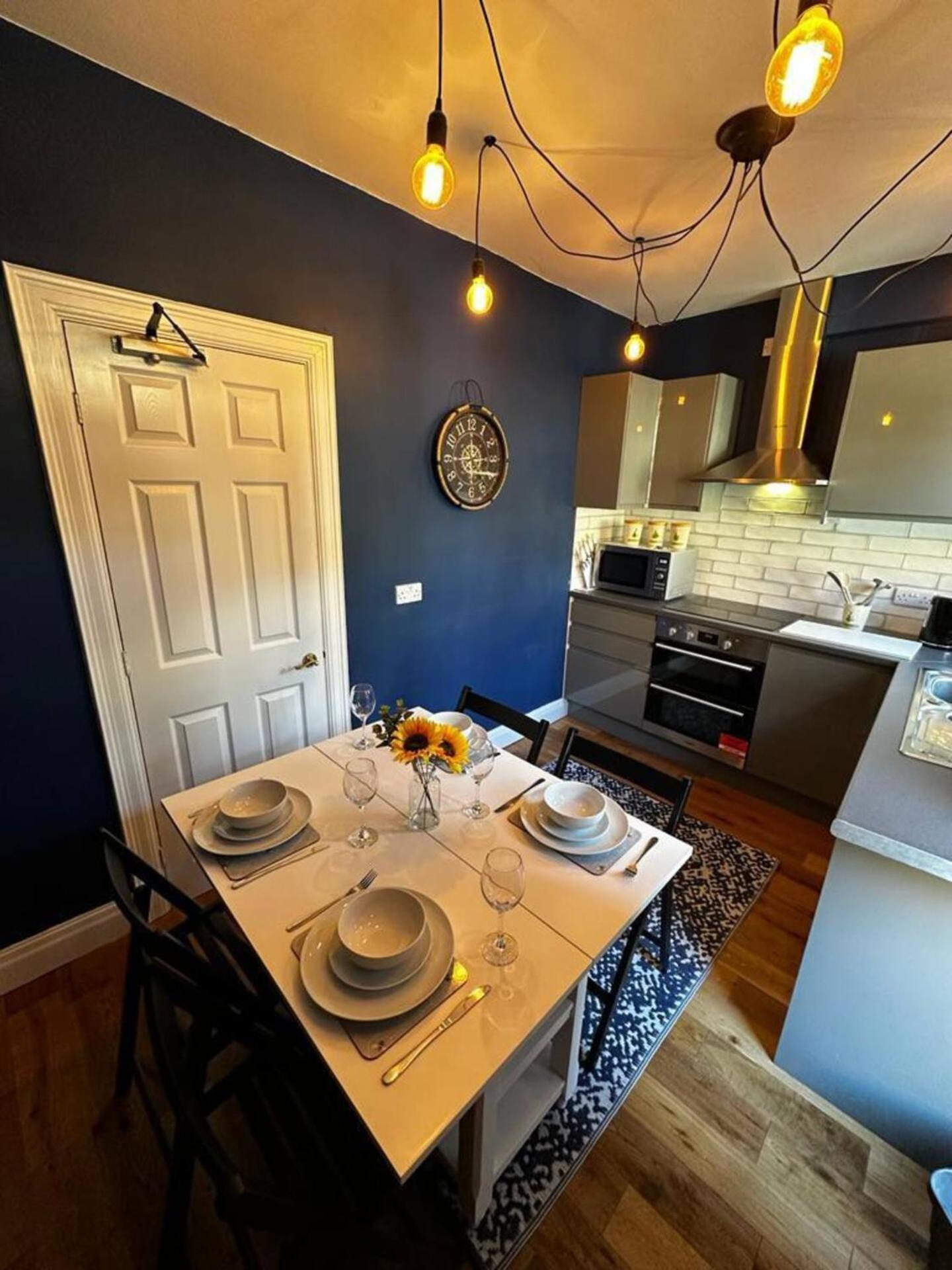 Grammar School Yard Four Bedroom Free Parking Holiday home